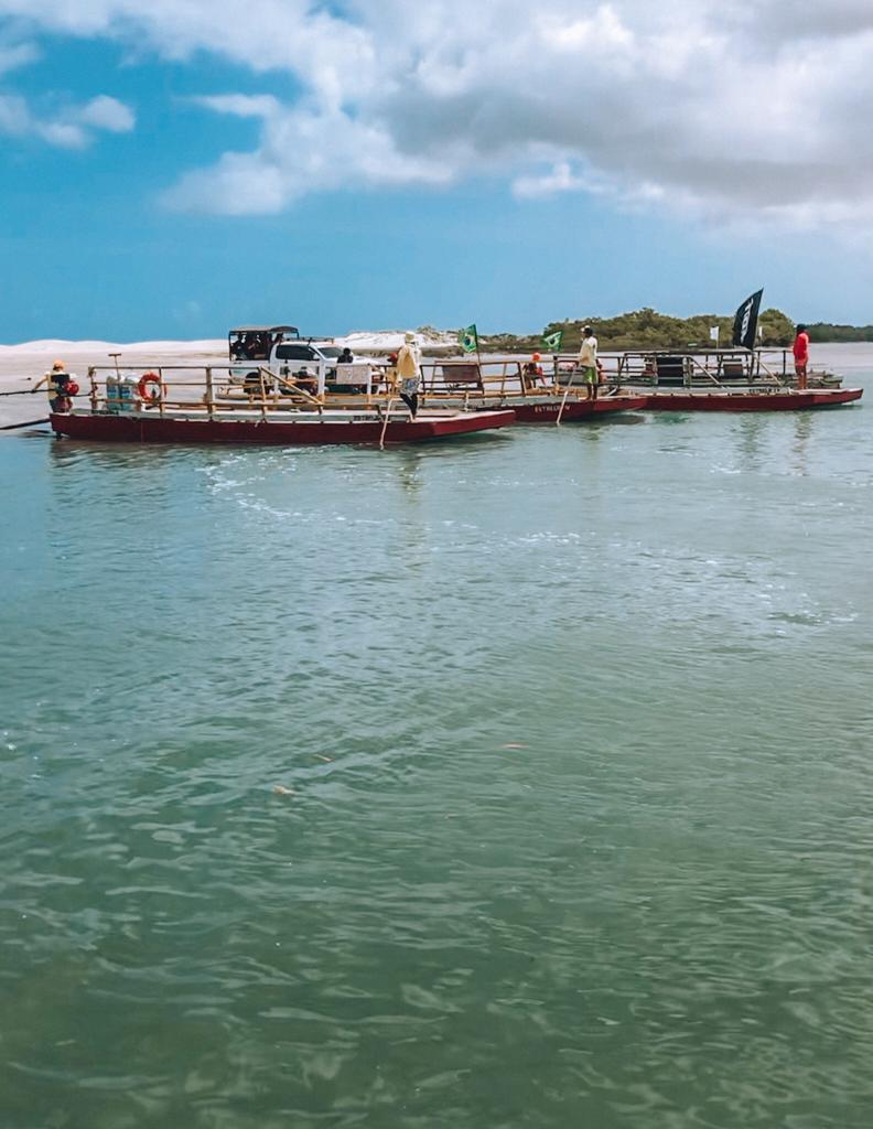 Travessia de balsa do rio guriú jericoacoara